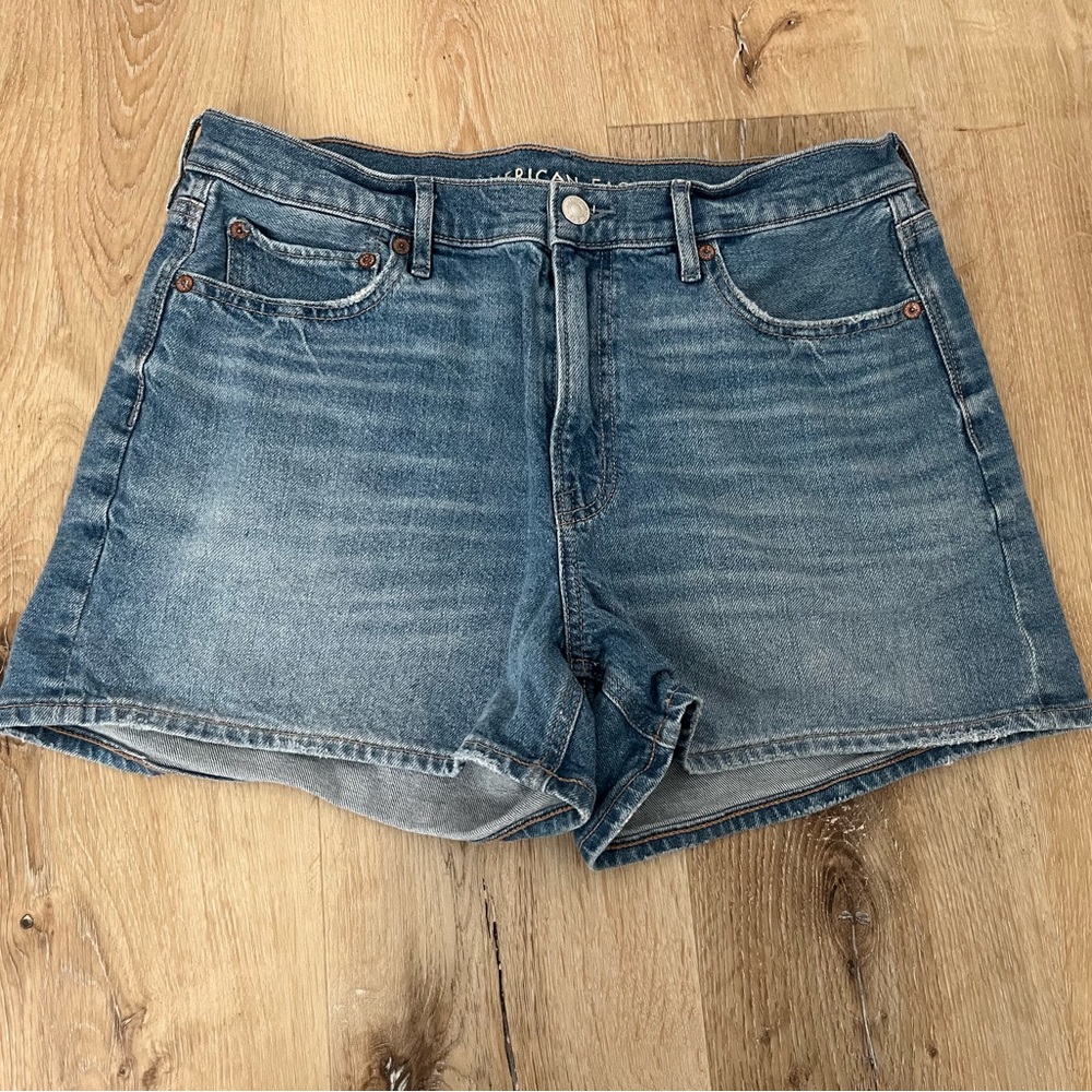 Women's AE strigid shorts. Denim shorts